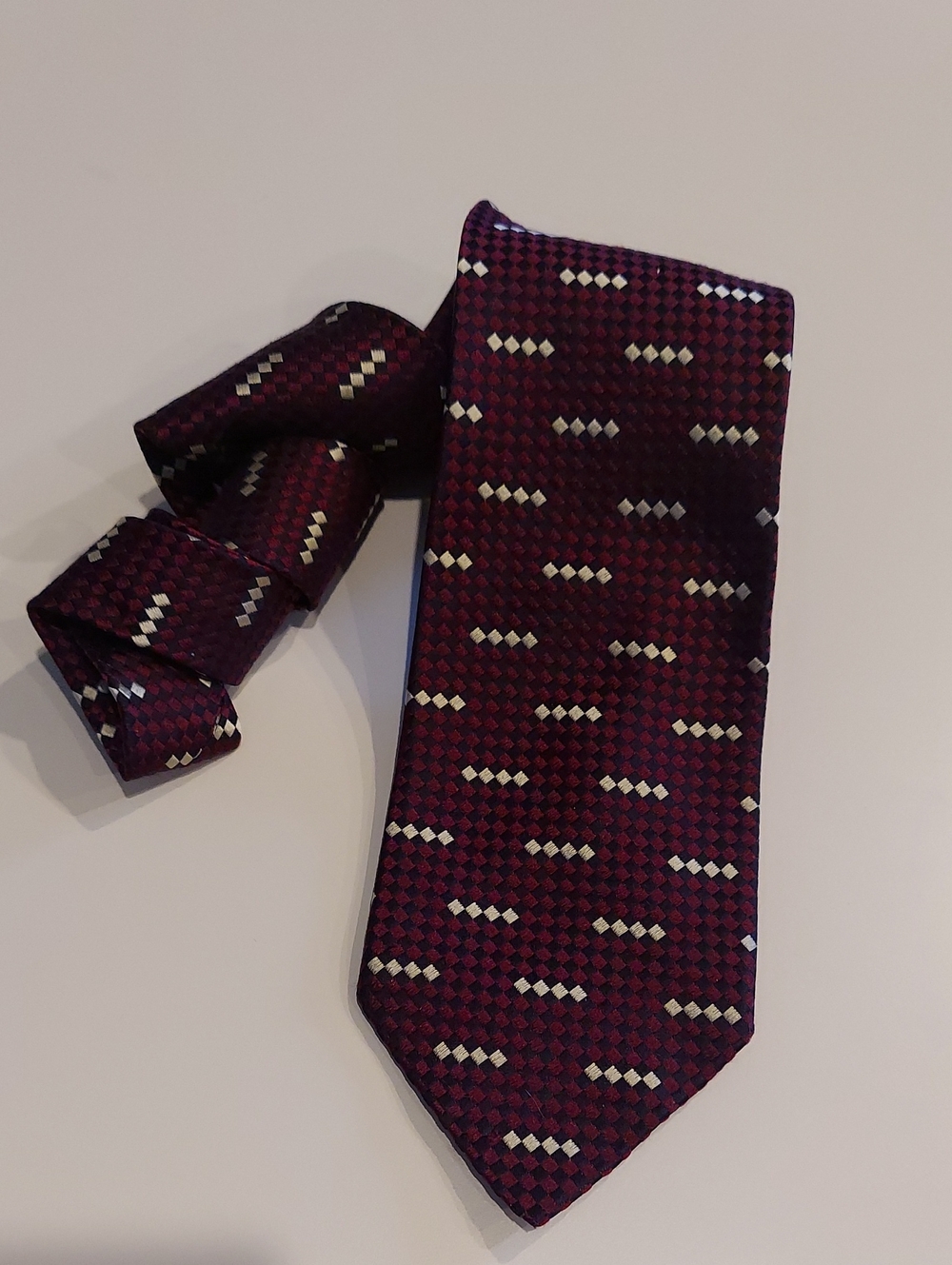 Vintage Hugo Boss Maroon Diamond-Accented Silk Tie
